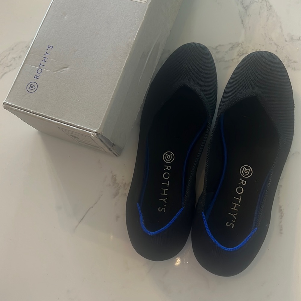 Black Rothy’s w/box